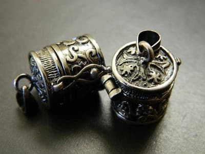 Anti-Silver Gray Brass Round Decorative Prayer Box Amulet Pendant - Round - Thumbnail 6