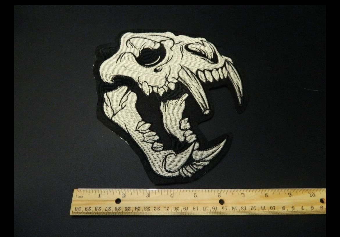 Large Saber Tooth Cat Embrodery Iron on Patch - Thumbnail 3