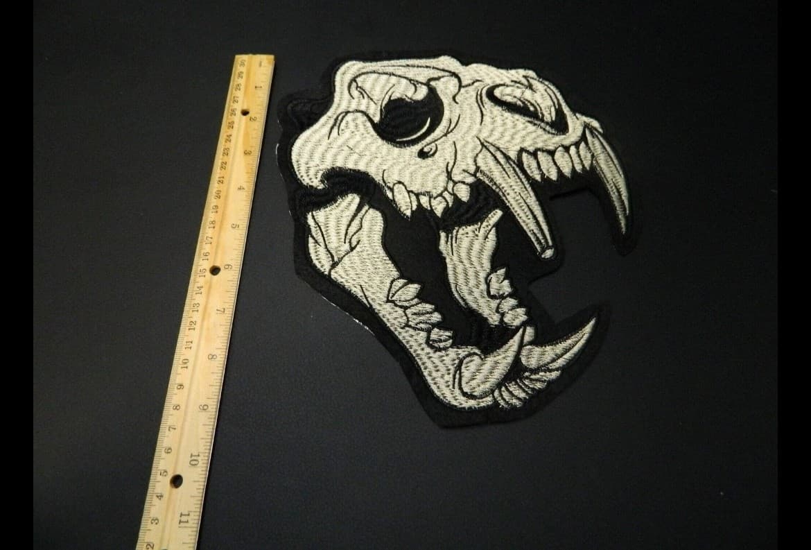 Large Saber Tooth Cat Embrodery Iron on Patch - Thumbnail 2