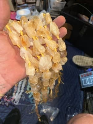 Strand Of Raw Citrine Rough Nugget Beads 20-40mm 14-18 Beads Per Strand - Thumbnail 4