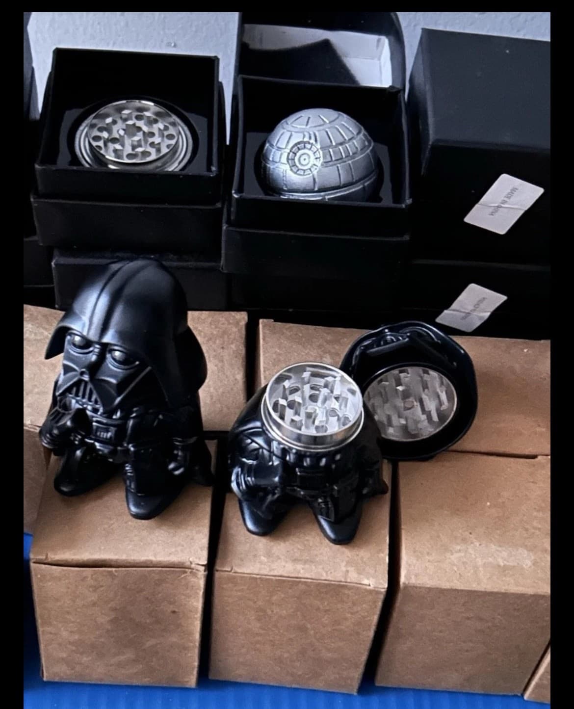 Darth Vader Herb Grinders 3 peice design/ Star wars - Thumbnail 3