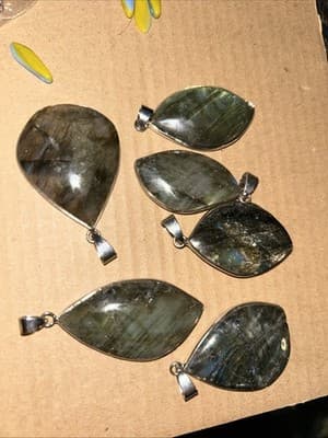 37mm Natural Labradorite pendant - Thumbnail 2