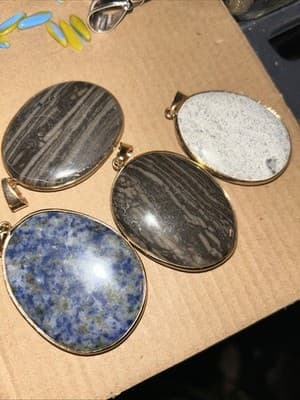 40mm Stone Pendant - Image 1