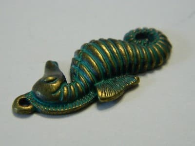 31MM Bronze Green Patina Seahorse Pendant Focal - Ready to Decorate Seahorse - Thumbnail 3