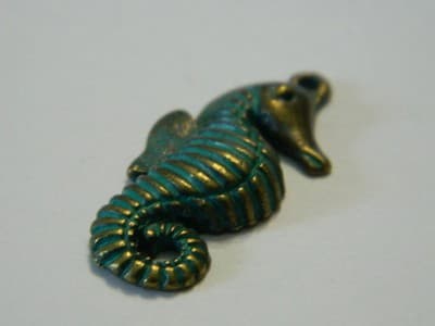 31MM Bronze Green Patina Seahorse Pendant Focal - Ready to Decorate Seahorse - Thumbnail 2