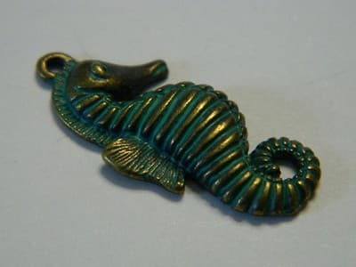 31MM Bronze Green Patina Seahorse Pendant Focal - Ready to Decorate Seahorse - Thumbnail 5