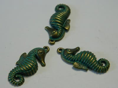 31MM Bronze Green Patina Seahorse Pendant Focal - Ready to Decorate Seahorse - Thumbnail 6