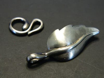 33MM Brushed Silver Floral Leaf Toggle & Tbar - Silver/Silvery Toned Toggle - Thumbnail 2
