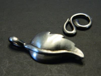 33MM Brushed Silver Floral Leaf Toggle & Tbar - Silver/Silvery Toned Toggle - Thumbnail 4
