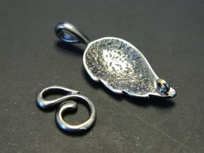 33MM Brushed Silver Floral Leaf Toggle & Tbar - Silver/Silvery Toned Toggle - Thumbnail 5