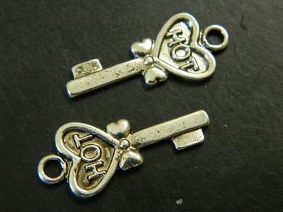 29MM Silver Fall Fashion Skeleton Key Charm Pendants - Silver Toned Cute "Hot" - Thumbnail 4