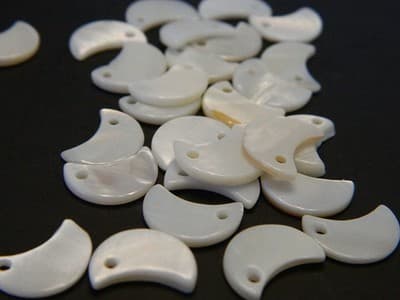 13MM Crescent Moon Shell Charm Pendant - White Freshwater Shell Crescent Moon - Image 1