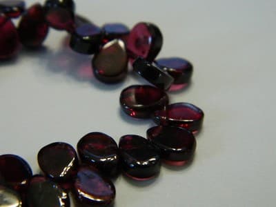 Hand-Cut Rhodolite Garnet Top-Drilled Flat Teardrops Beads From India - Thumbnail 2