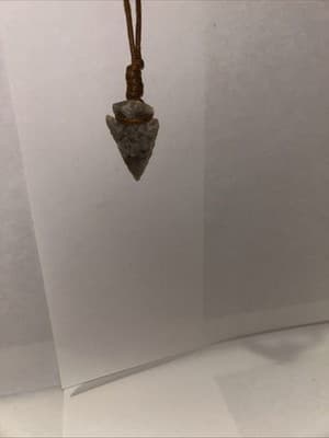 Hand Made Chert Arrow Head Pendant Necklace - Thumbnail 2
