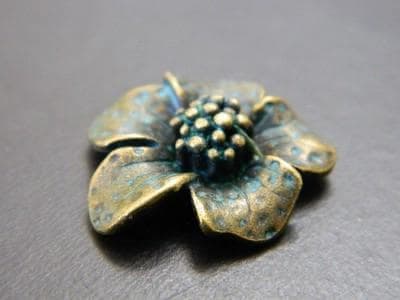 Flower Metal Cabochon: Vintage Bronze with Green Patina (20mm Round) 5 per order - Thumbnail 5