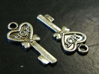 Silver Heart Skeleton Key Charms – Fall Jewelry Pendants, Set of 6 - Thumbnail 2