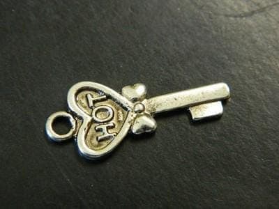 Silver Heart Skeleton Key Charms – Fall Jewelry Pendants, Set of 6 - Thumbnail 5