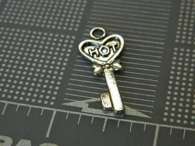 Silver Heart Skeleton Key Charms – Fall Jewelry Pendants, Set of 6 - Thumbnail 3