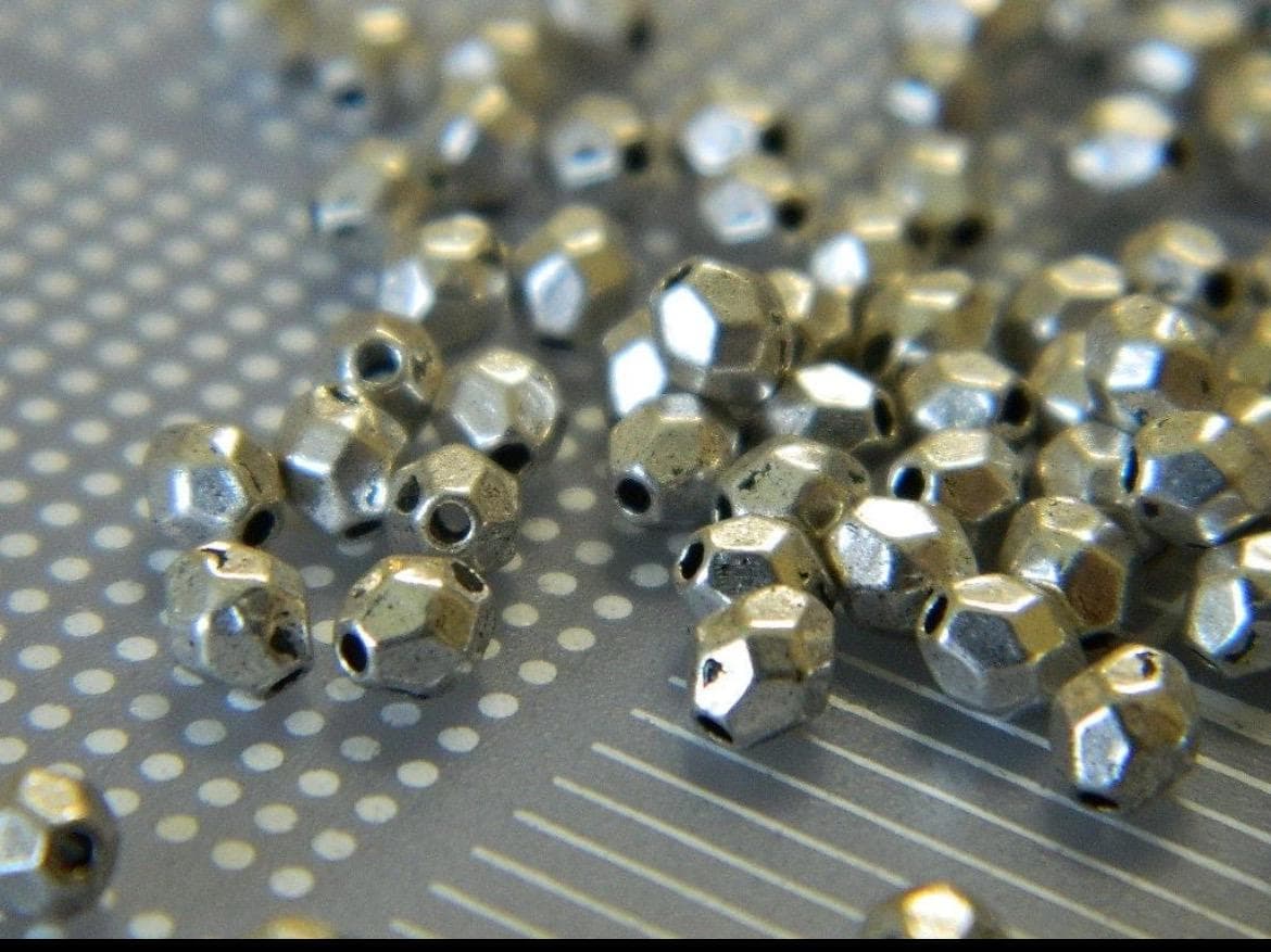 Spacer Beads: Faceted Round - 4mm, Set of 50 - Thumbnail 7