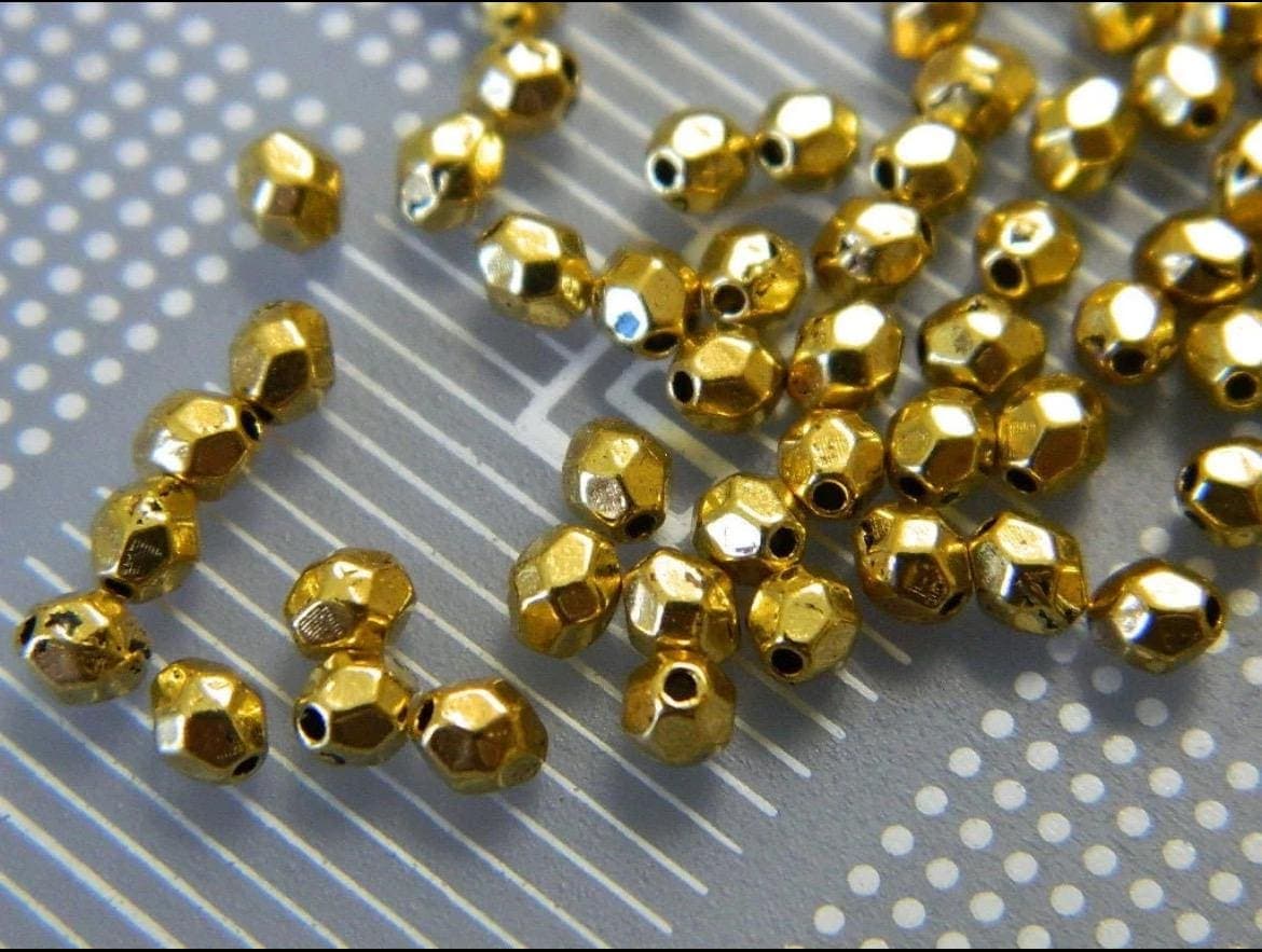 Spacer Beads: Faceted Round - 4mm, Set of 50 - Thumbnail 5