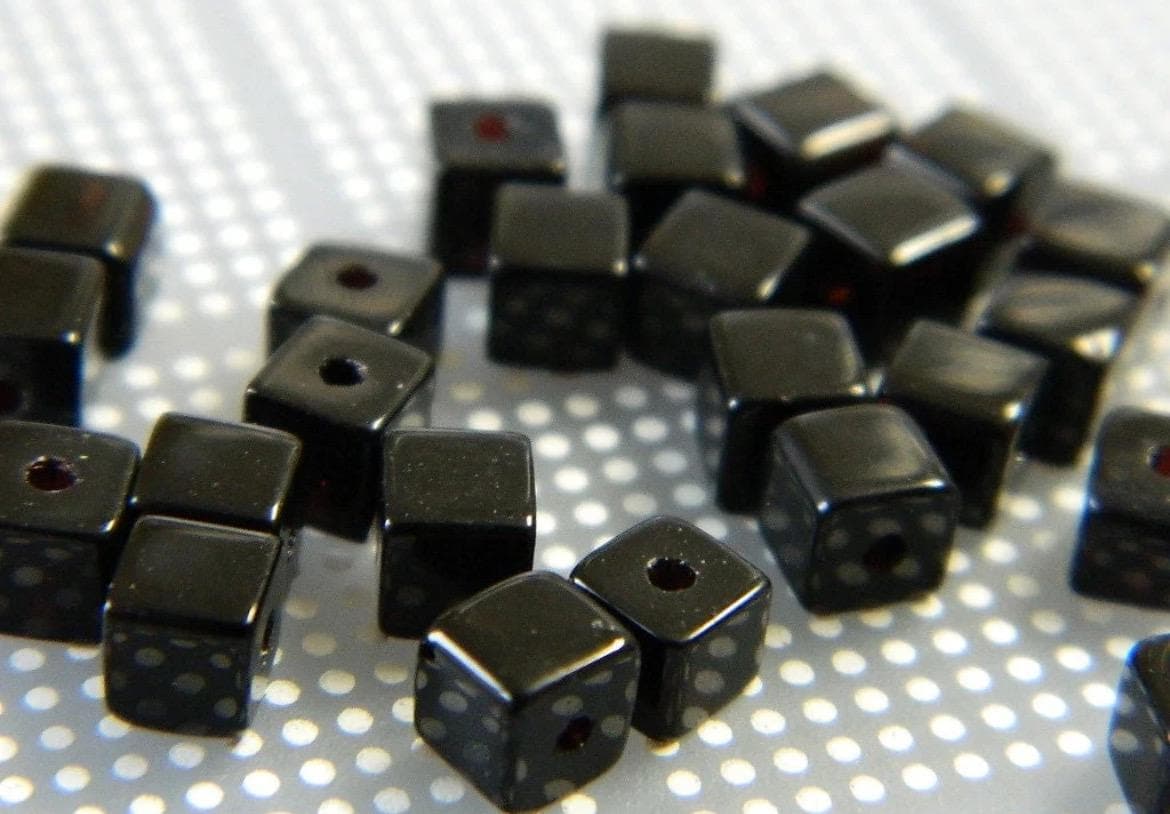 50 Glass Cube Beads: Square Shape (4mm, Small Hole) Choose color in variations - Thumbnail 7