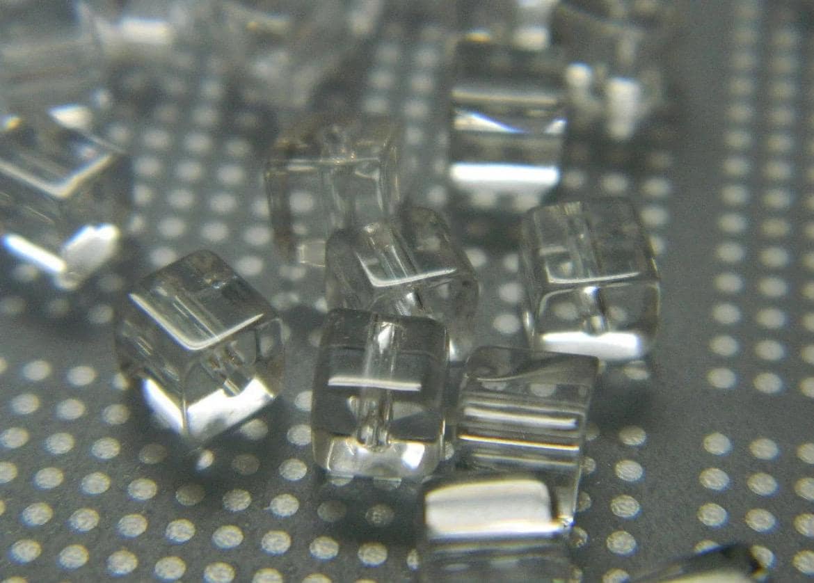 50 Glass Cube Beads: Square Shape (4mm, Small Hole) Choose color in variations - Thumbnail 5