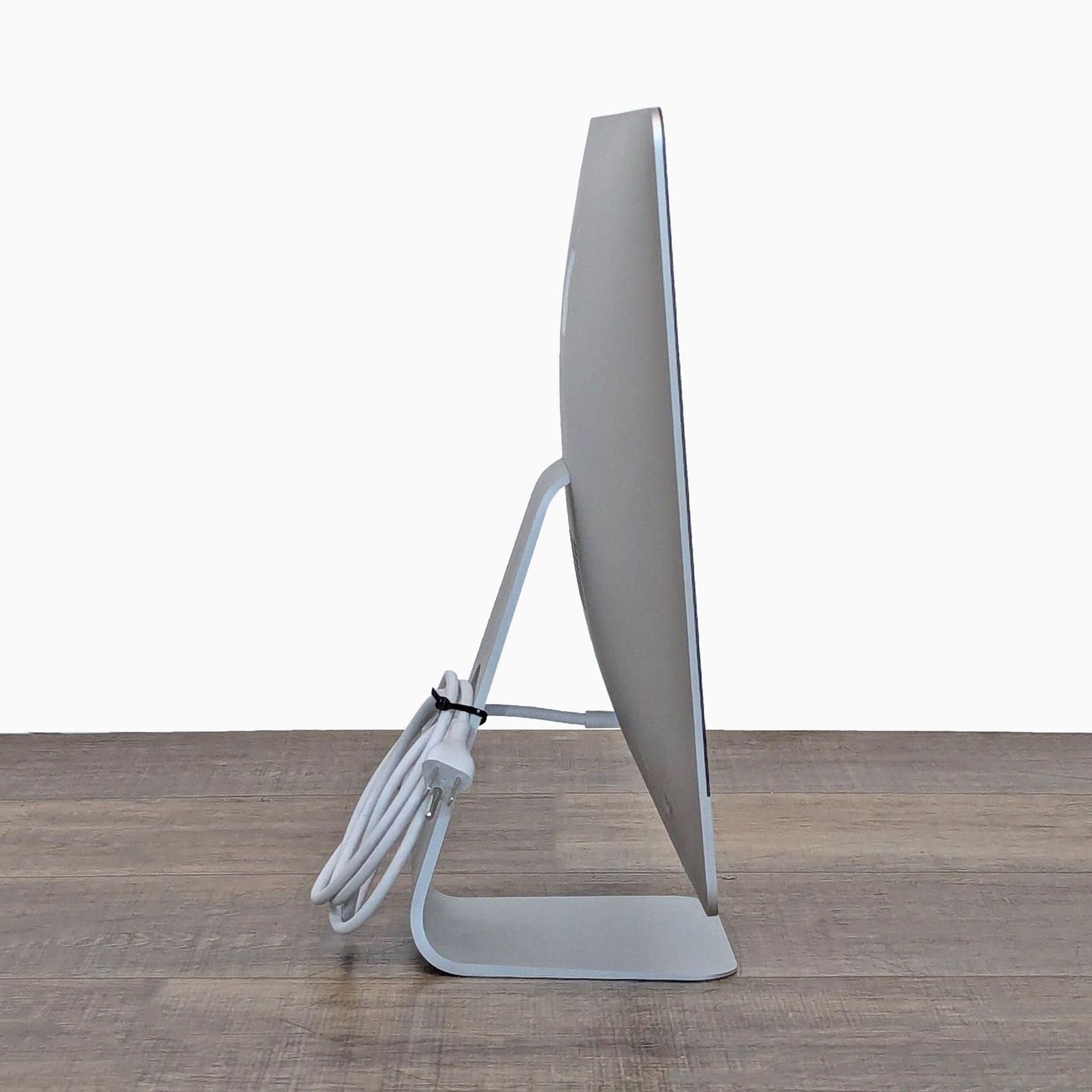 Apple 27" iMac Retina Display Computer - Thumbnail 6