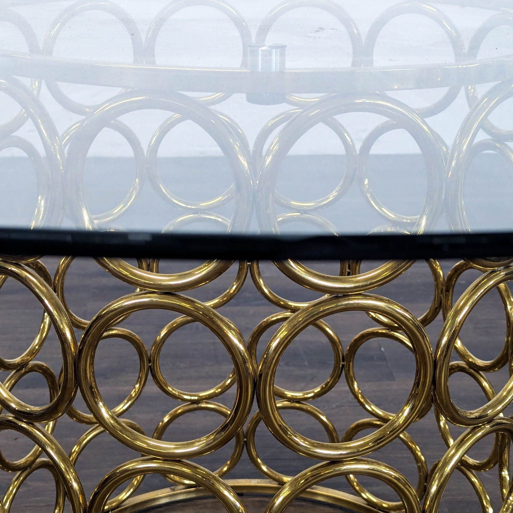 Meridian Opal Contemporary Dining Table - Thumbnail 4