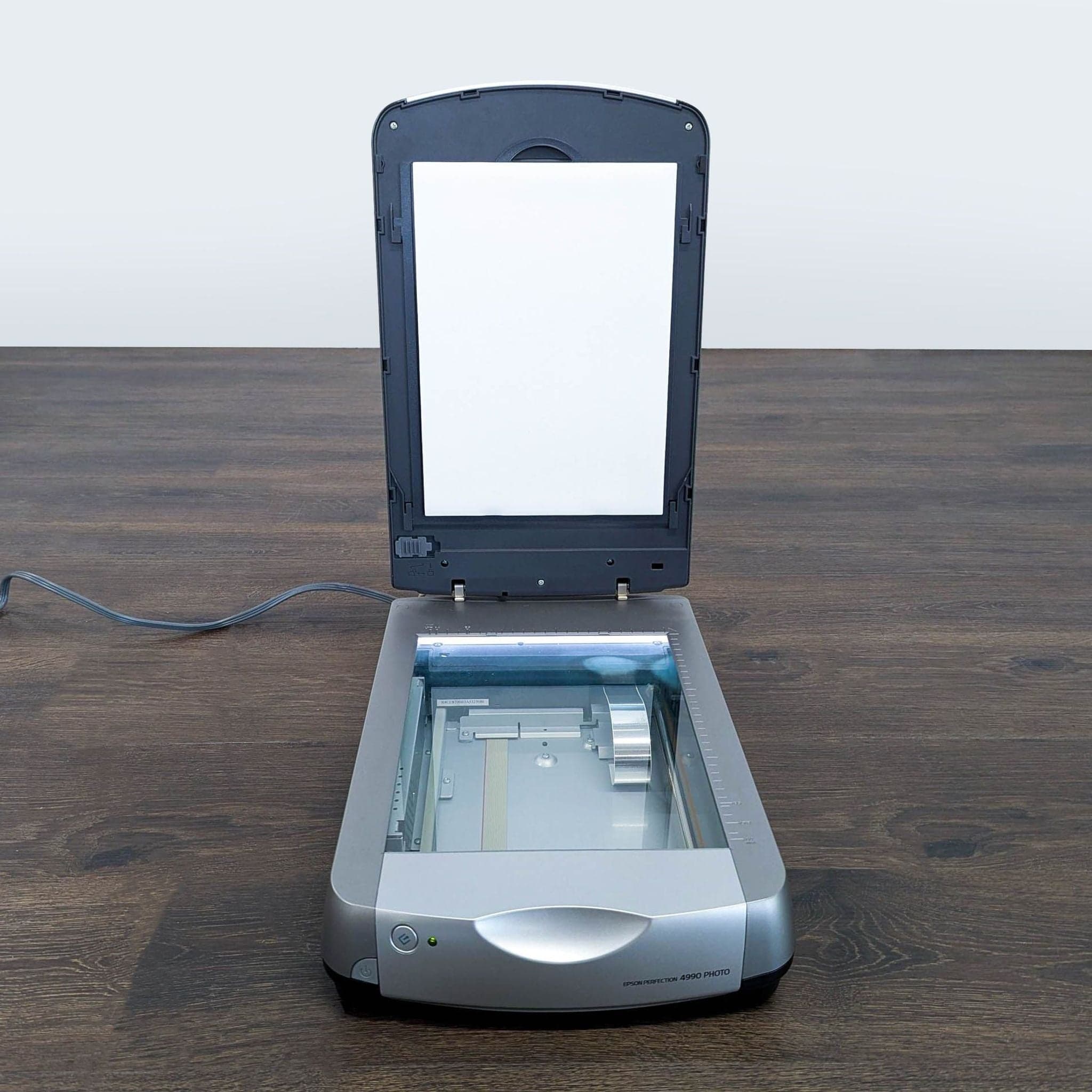 Epson Perfection J131B Photo Flatbed Scanner – High-Resolution Scanning - Thumbnail 4