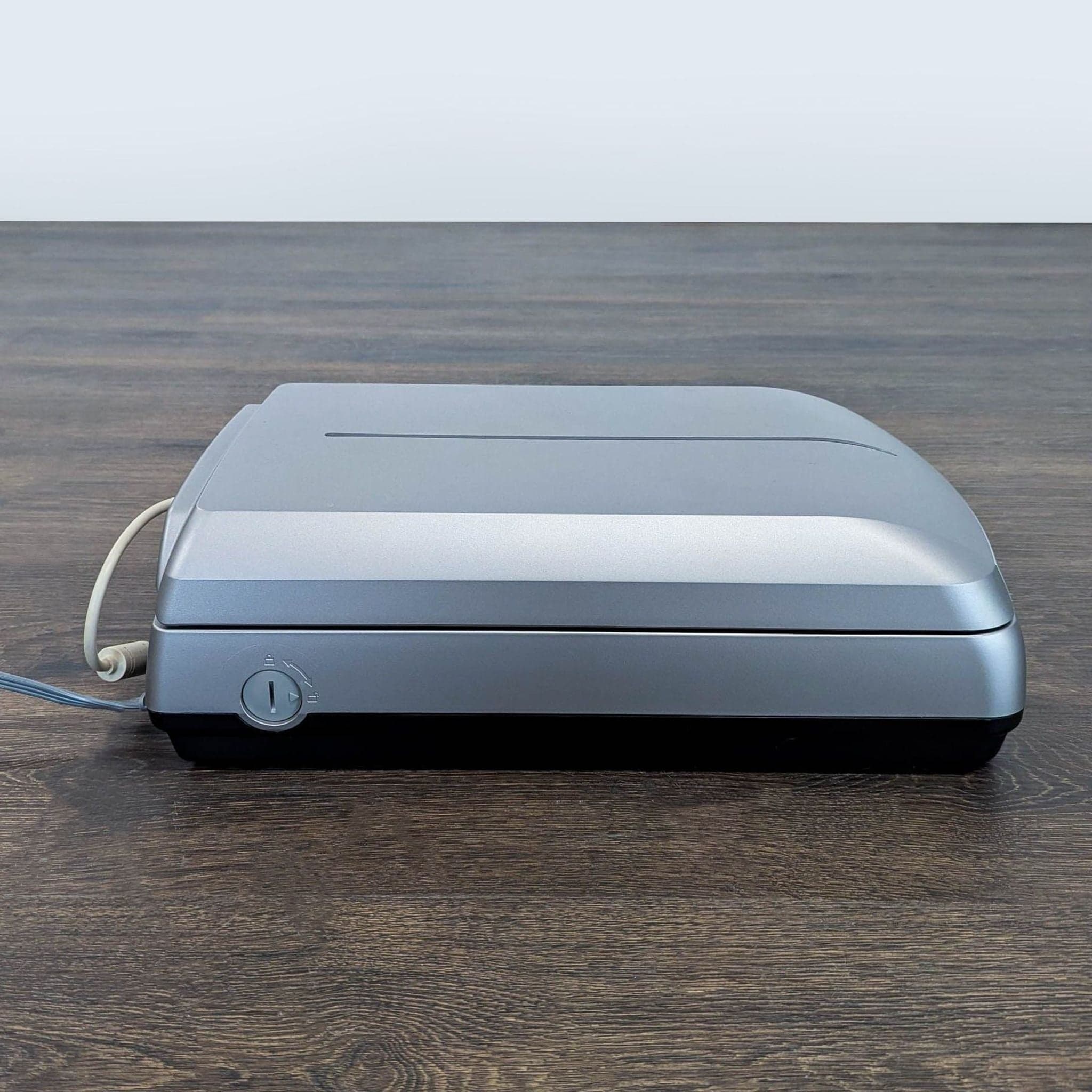 Epson Perfection J131B Photo Flatbed Scanner – High-Resolution Scanning - Thumbnail 3