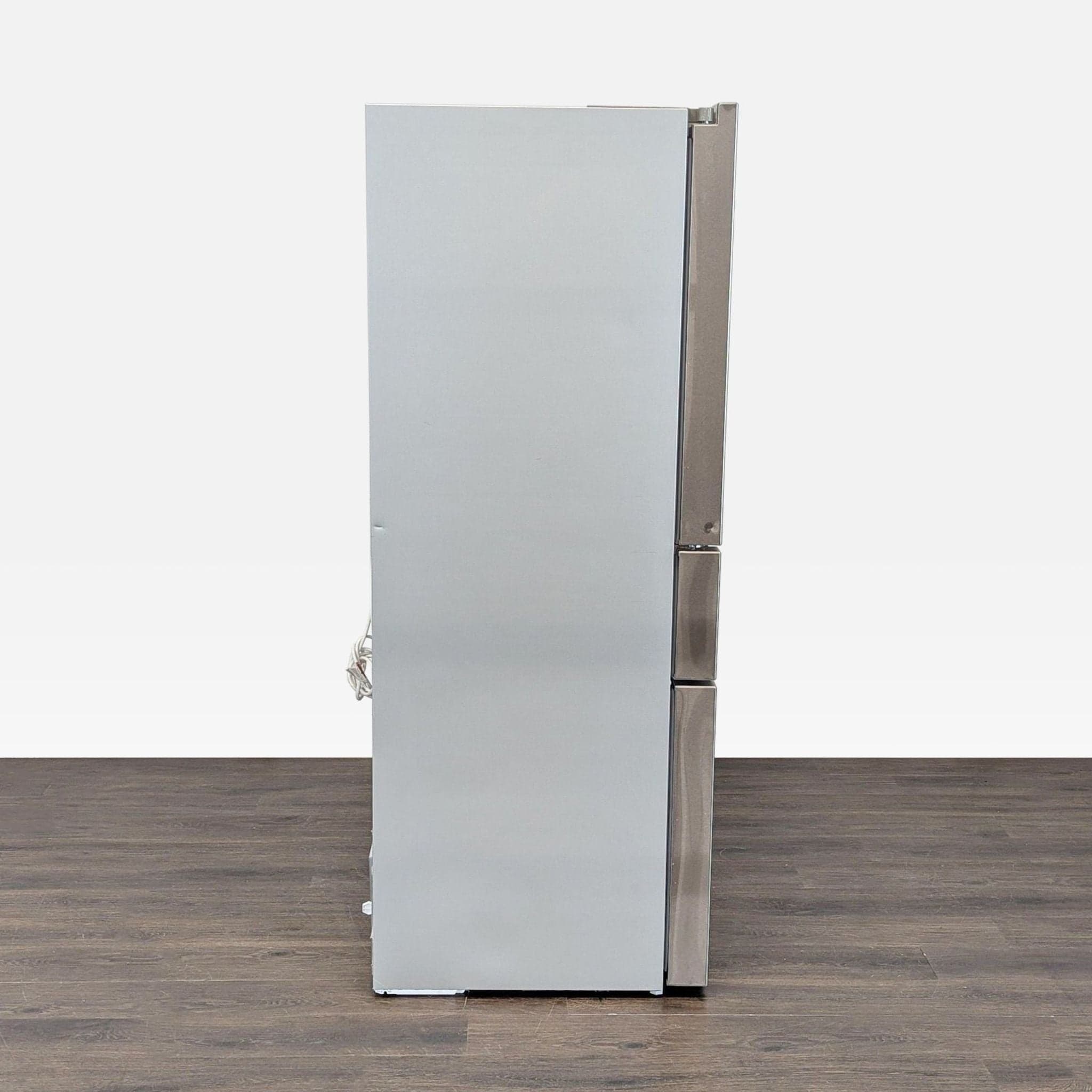 Bosch French Door Refrigerator with Bottom Freezer Drawers – Stainless Steel - Thumbnail 4