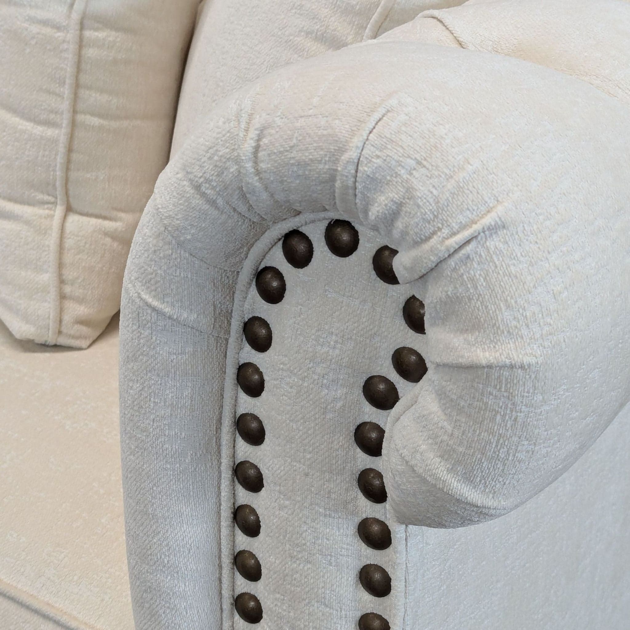 Classic 3-Seat Tufted Chesterfield Sofa with Nailhead Trim - Thumbnail 8