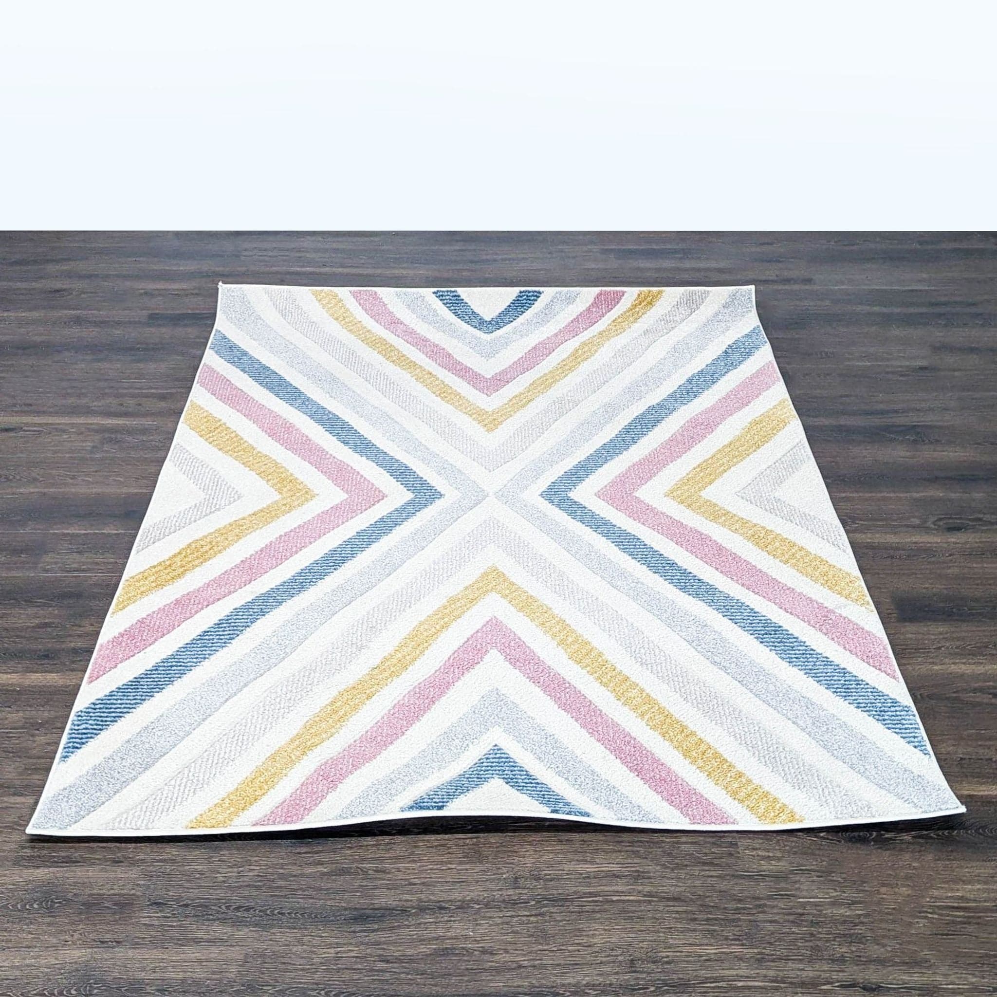 nuLOOM Modern Chevron Multicolor Area Rug - Image 1