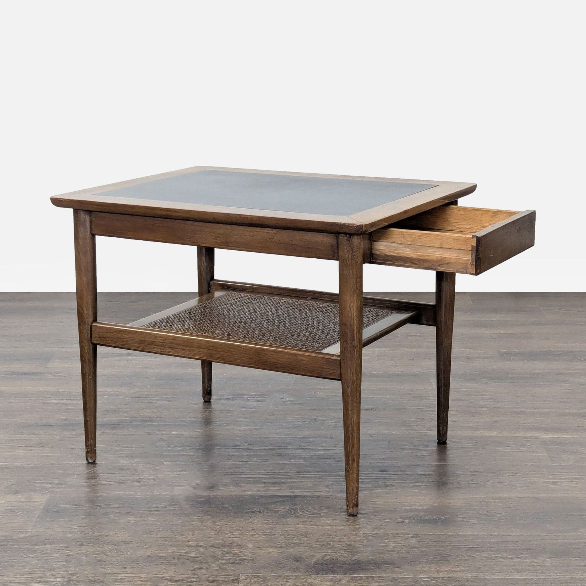 Vintage American of Martinsville Mid-Century End Table - Thumbnail 2