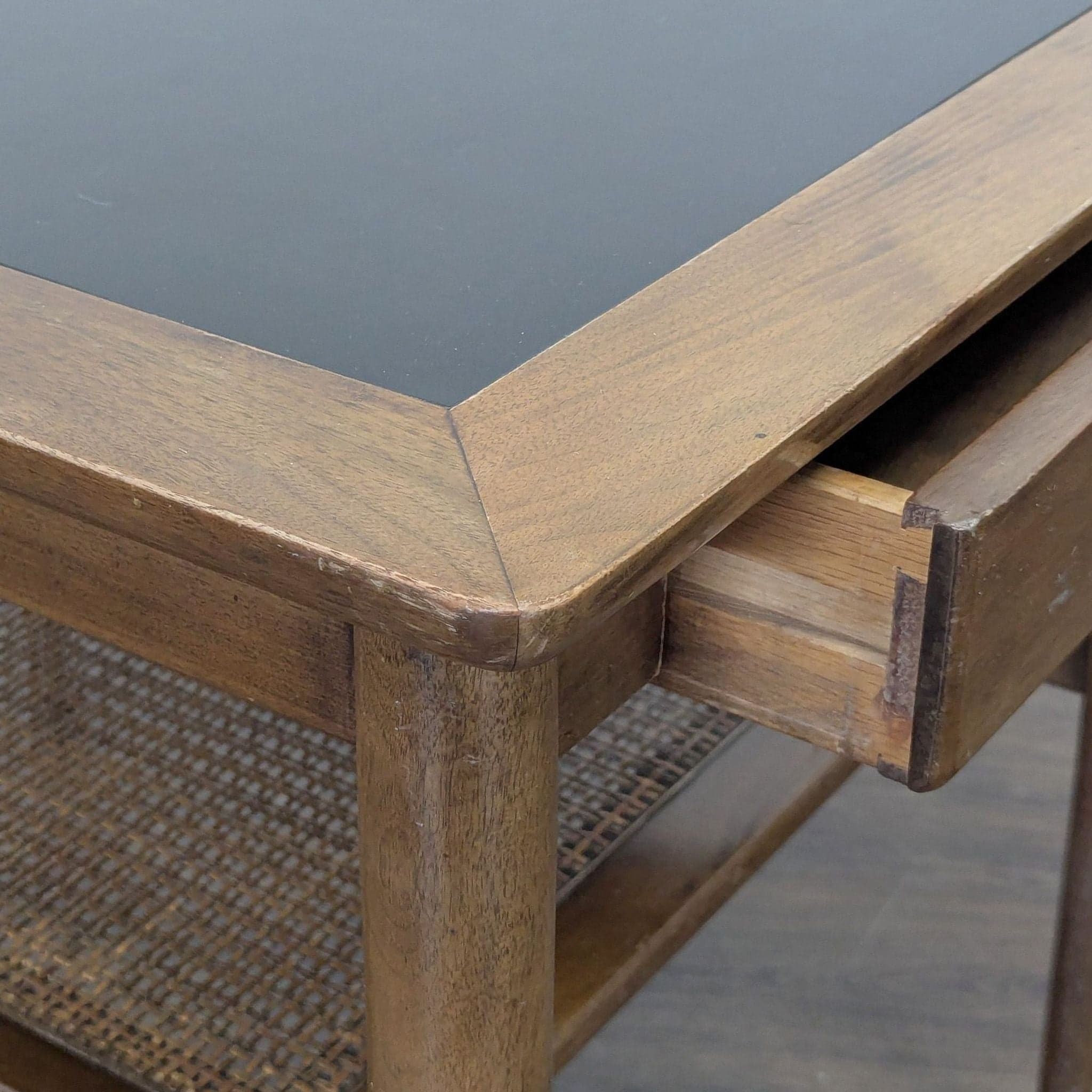 Vintage American of Martinsville Mid-Century End Table - Thumbnail 4