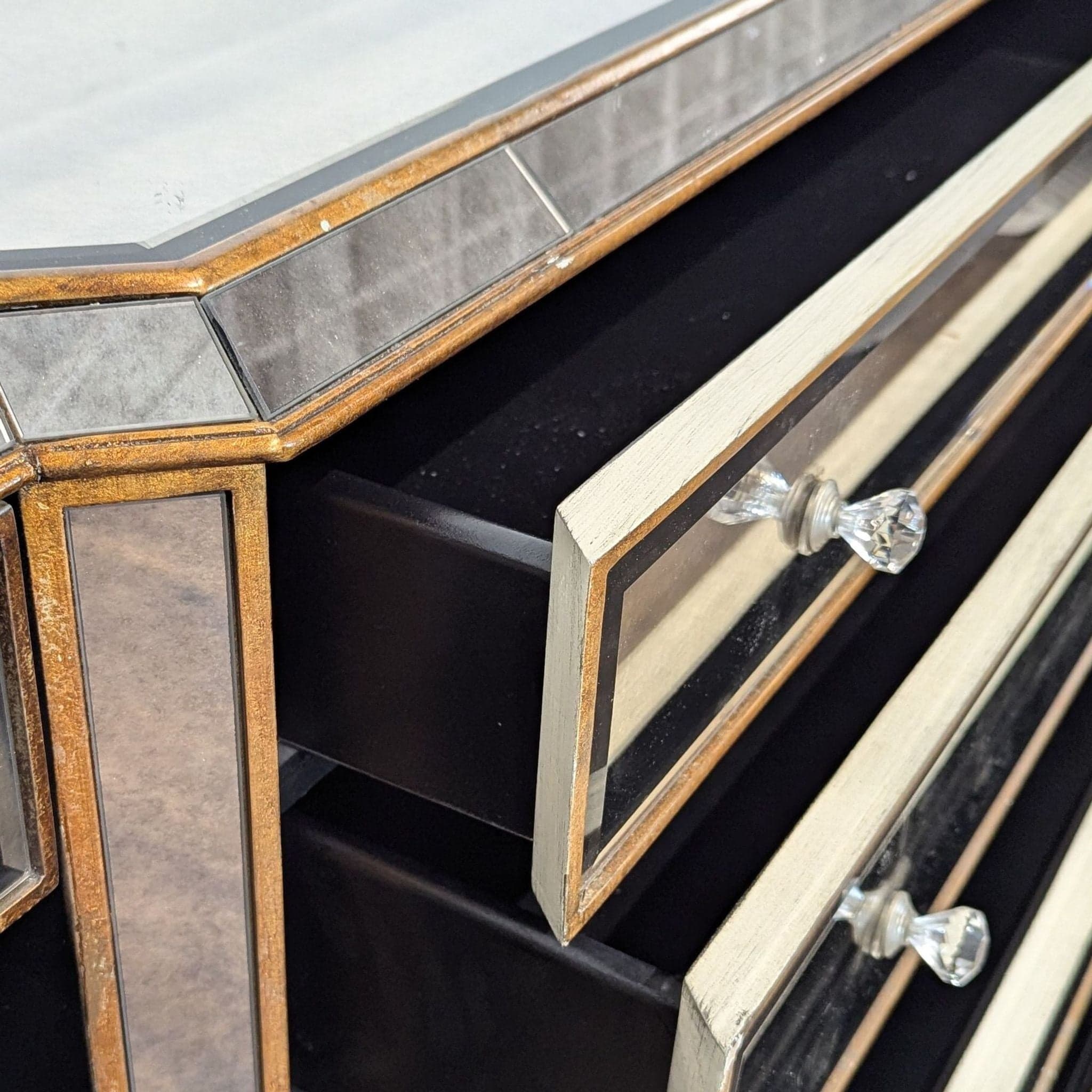 Bassett Mirror Company Collette Antique Mirrored Breakfront Server - Thumbnail 7