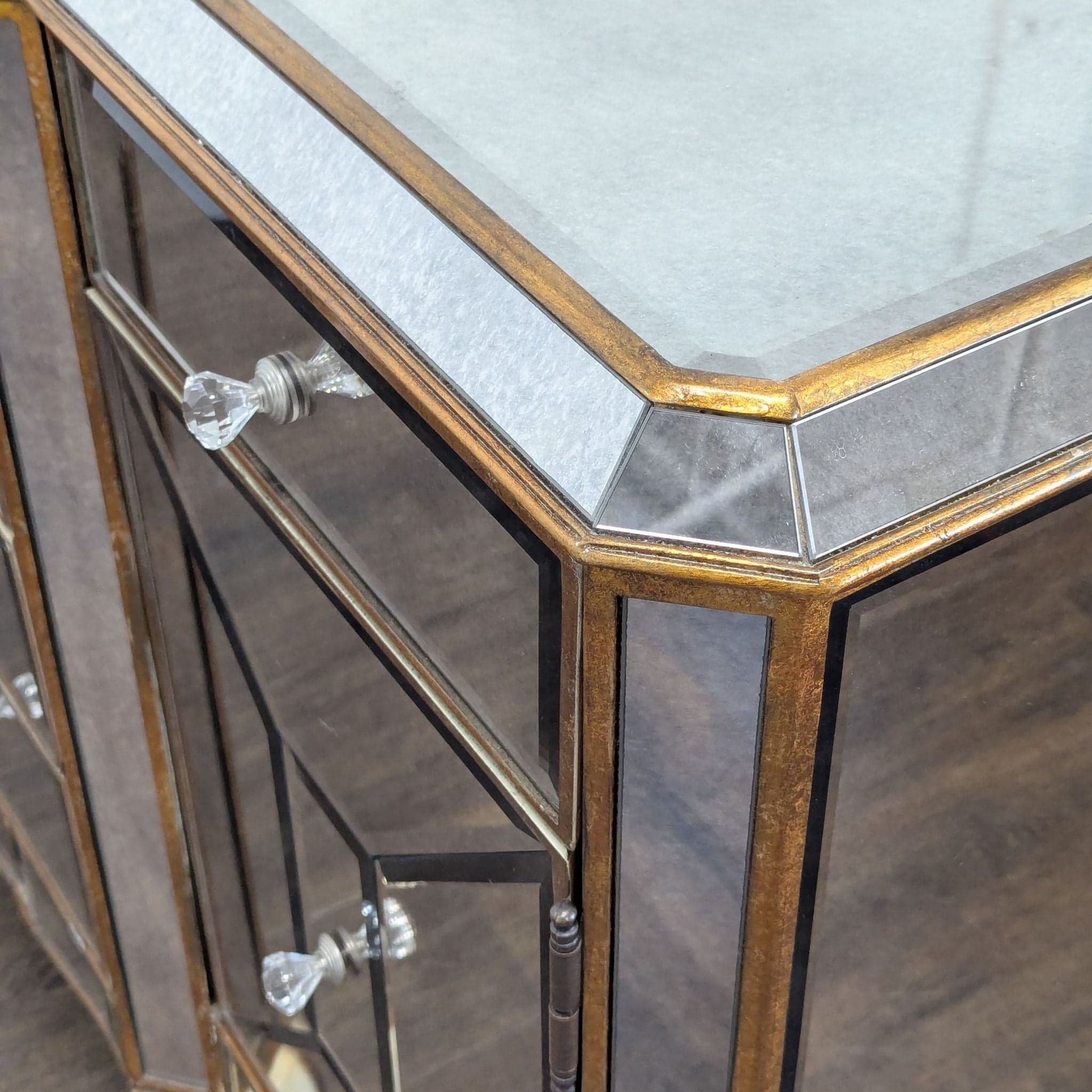 Bassett Mirror Company Collette Antique Mirrored Breakfront Server - Thumbnail 9