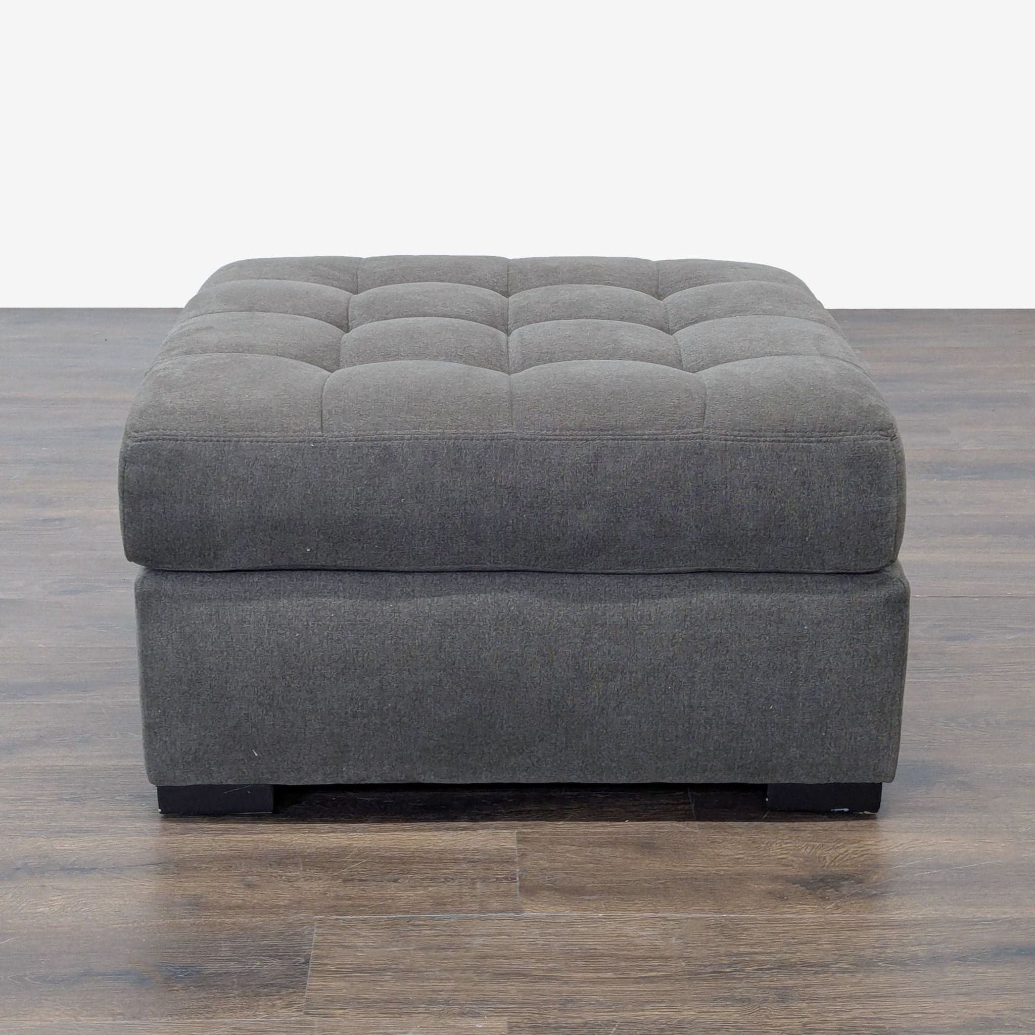 Tufted Ottoman - Thumbnail 2