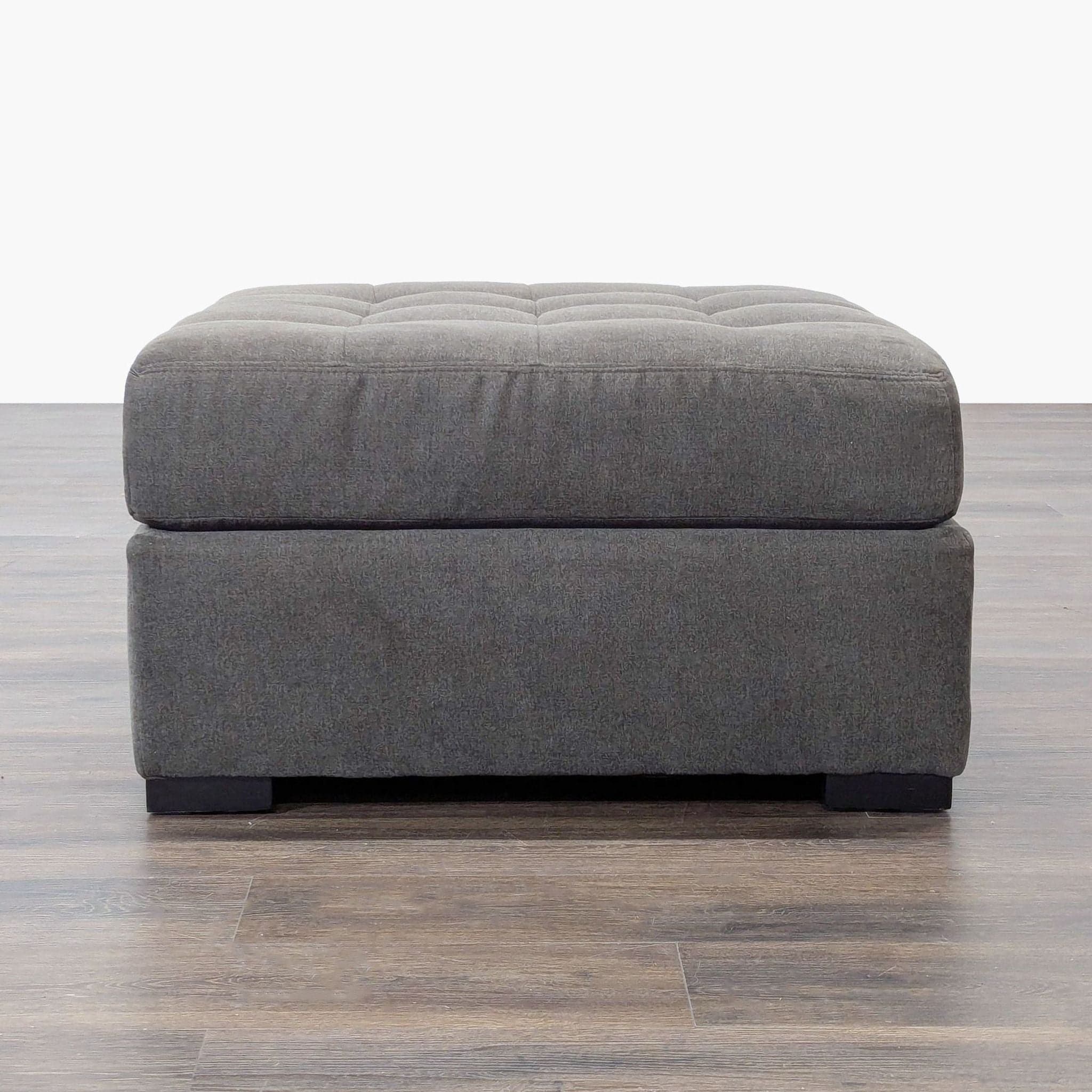 Tufted Ottoman - Thumbnail 5