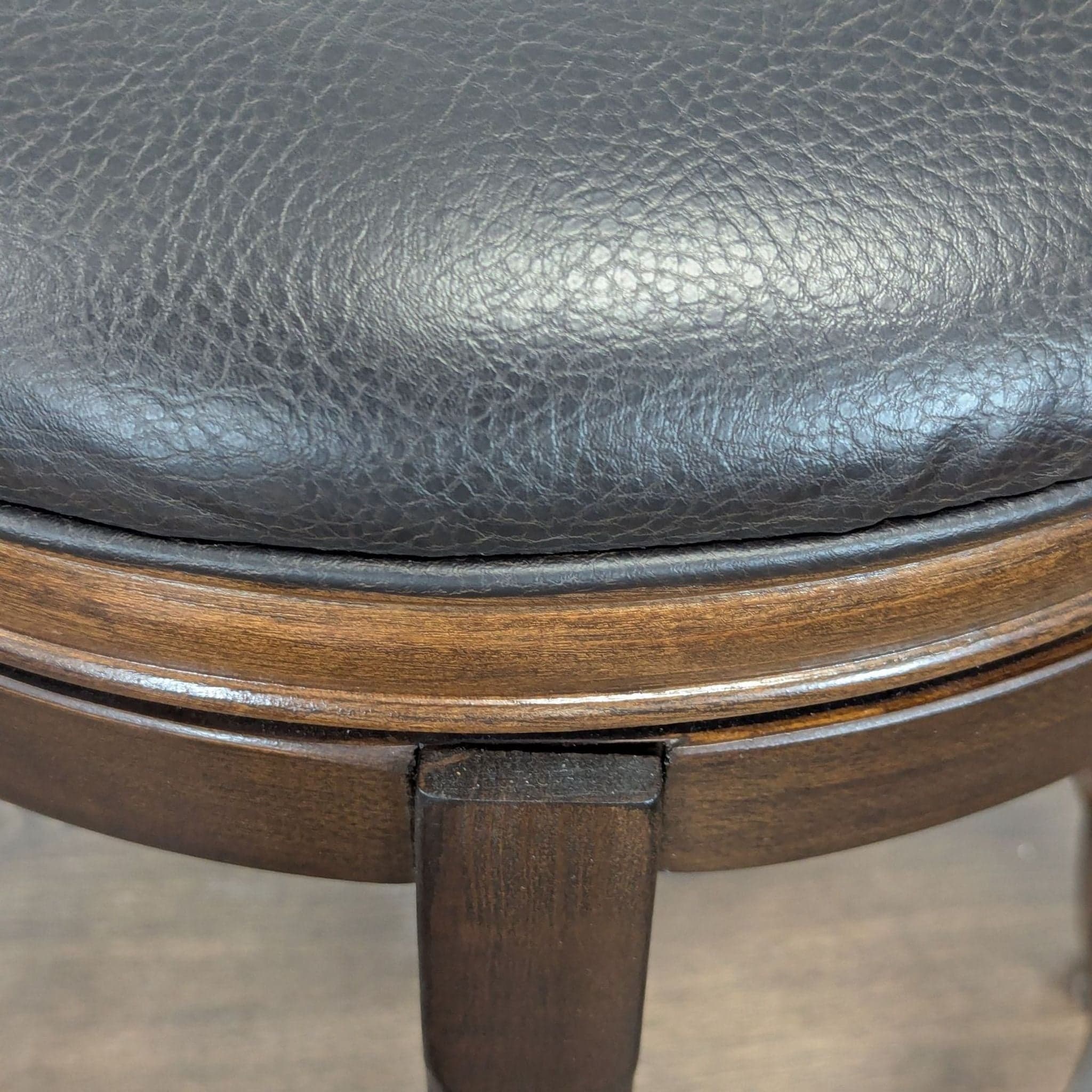 Ashley Furniture Porter Swivel Bar Stool - Thumbnail 5