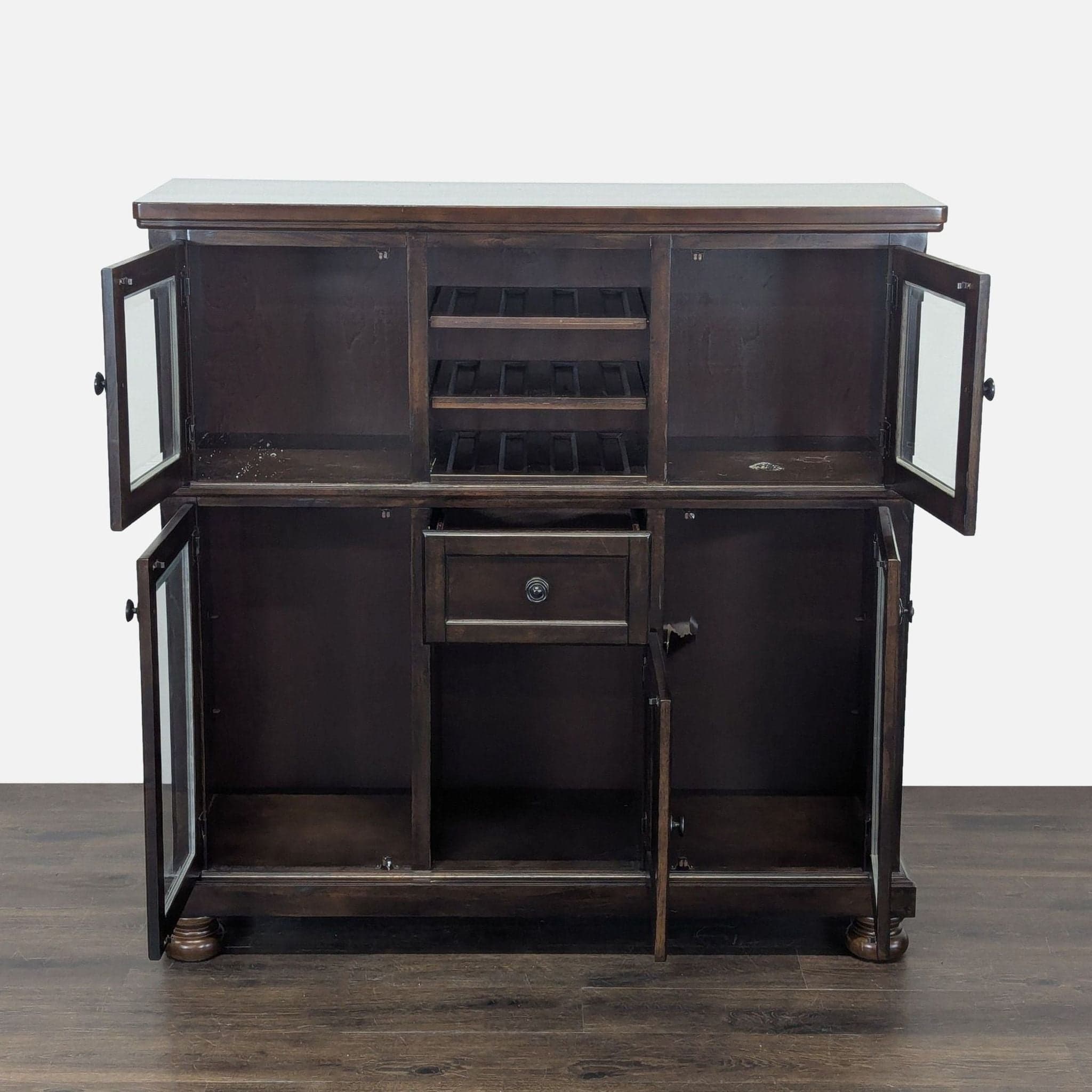 Porter Dining Server - Thumbnail 2