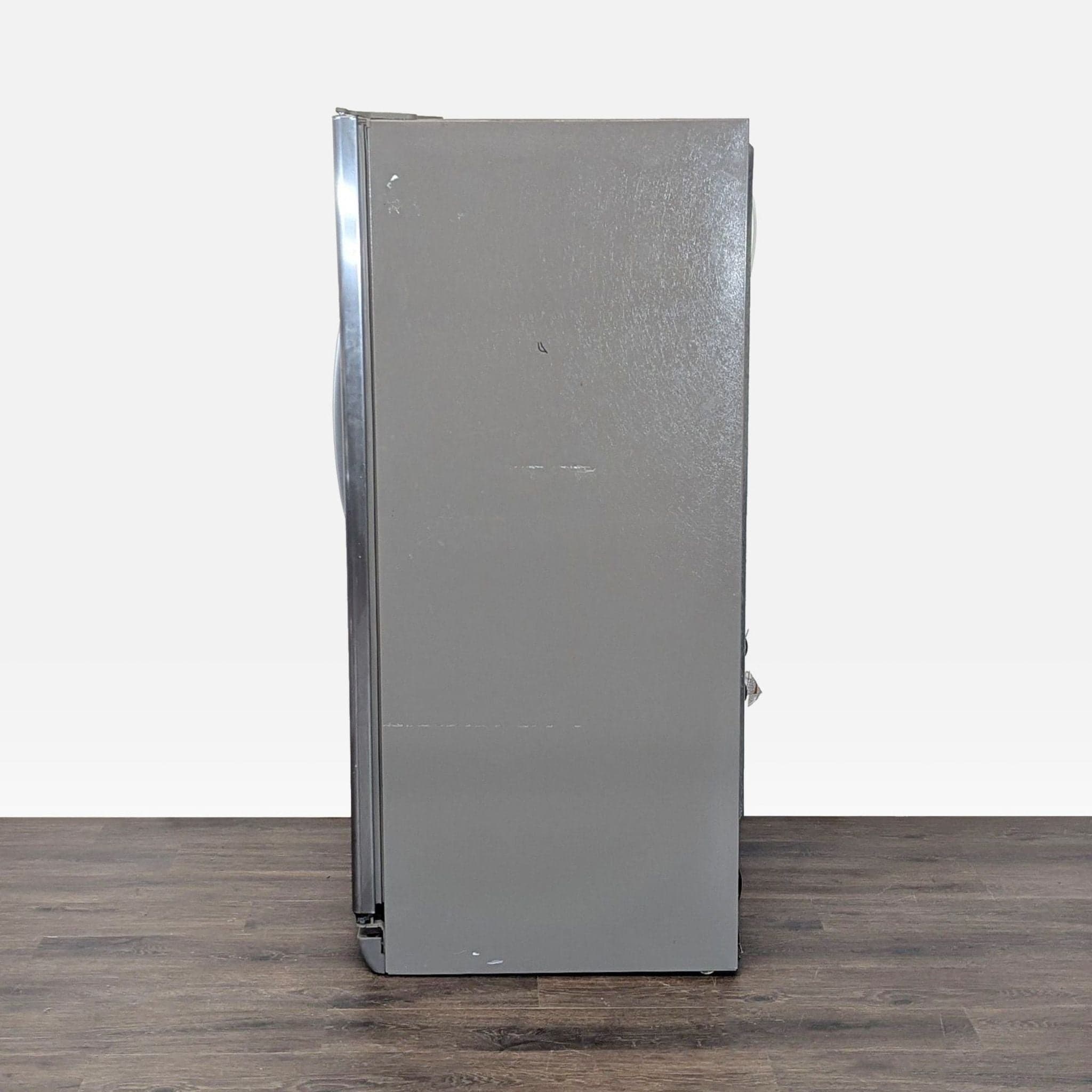 KitchenAid Side-by-Side Stainless Steel Refrigerator with Ice & Water Dispenser - Thumbnail 10