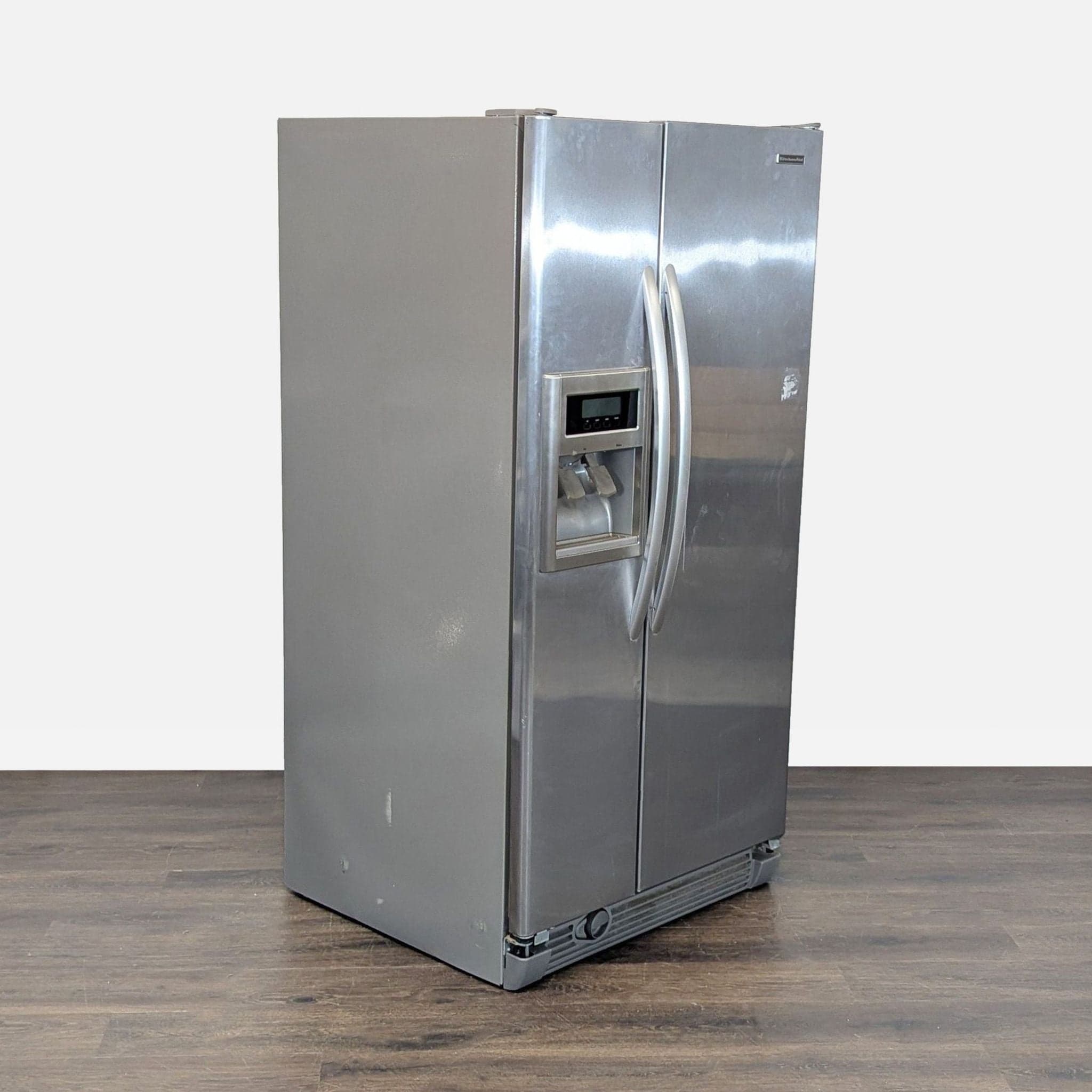 KitchenAid Side-by-Side Stainless Steel Refrigerator with Ice & Water Dispenser - Thumbnail 7