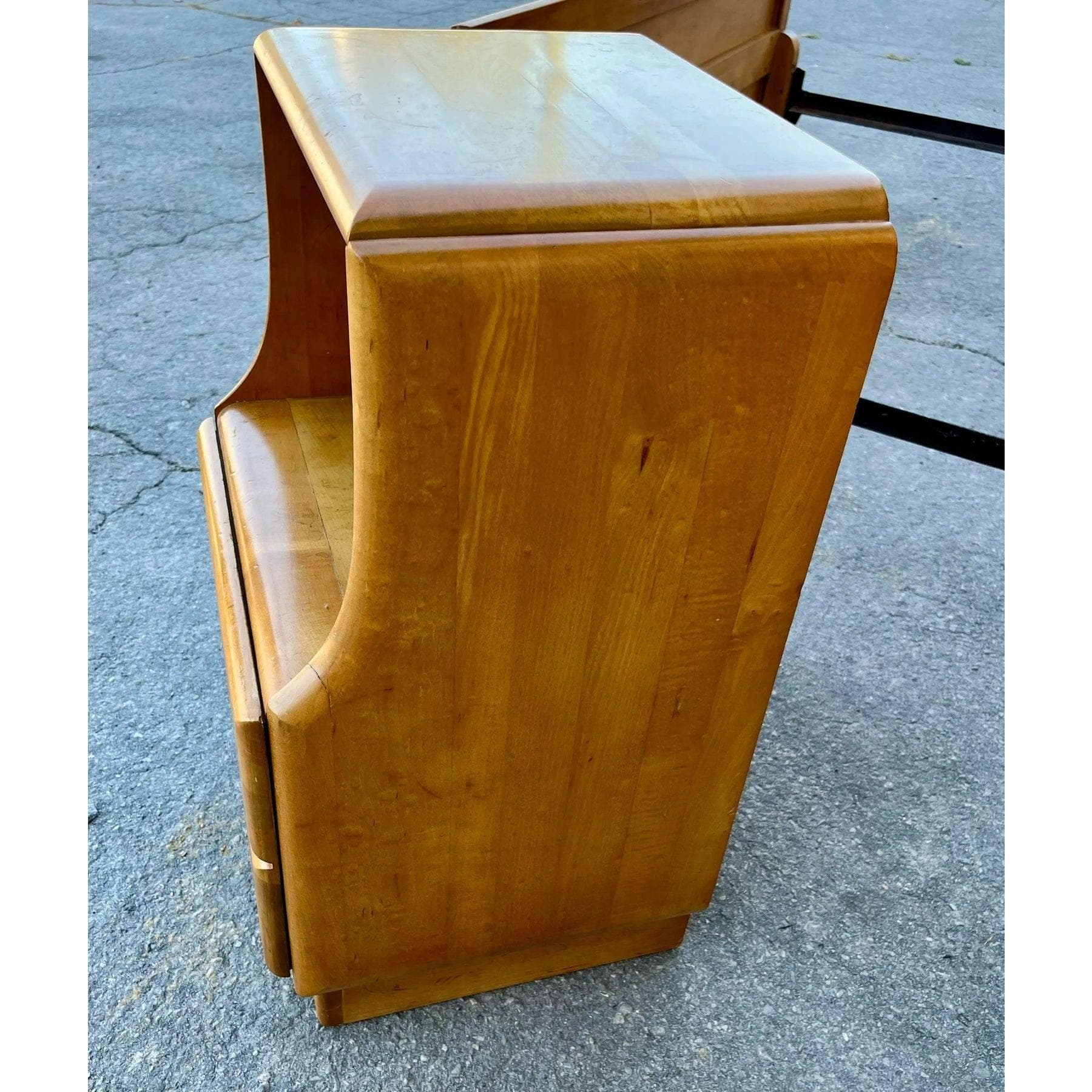 Mid 20th Century Star Dust Nightstand Designed by Russel Wright - Thumbnail 5