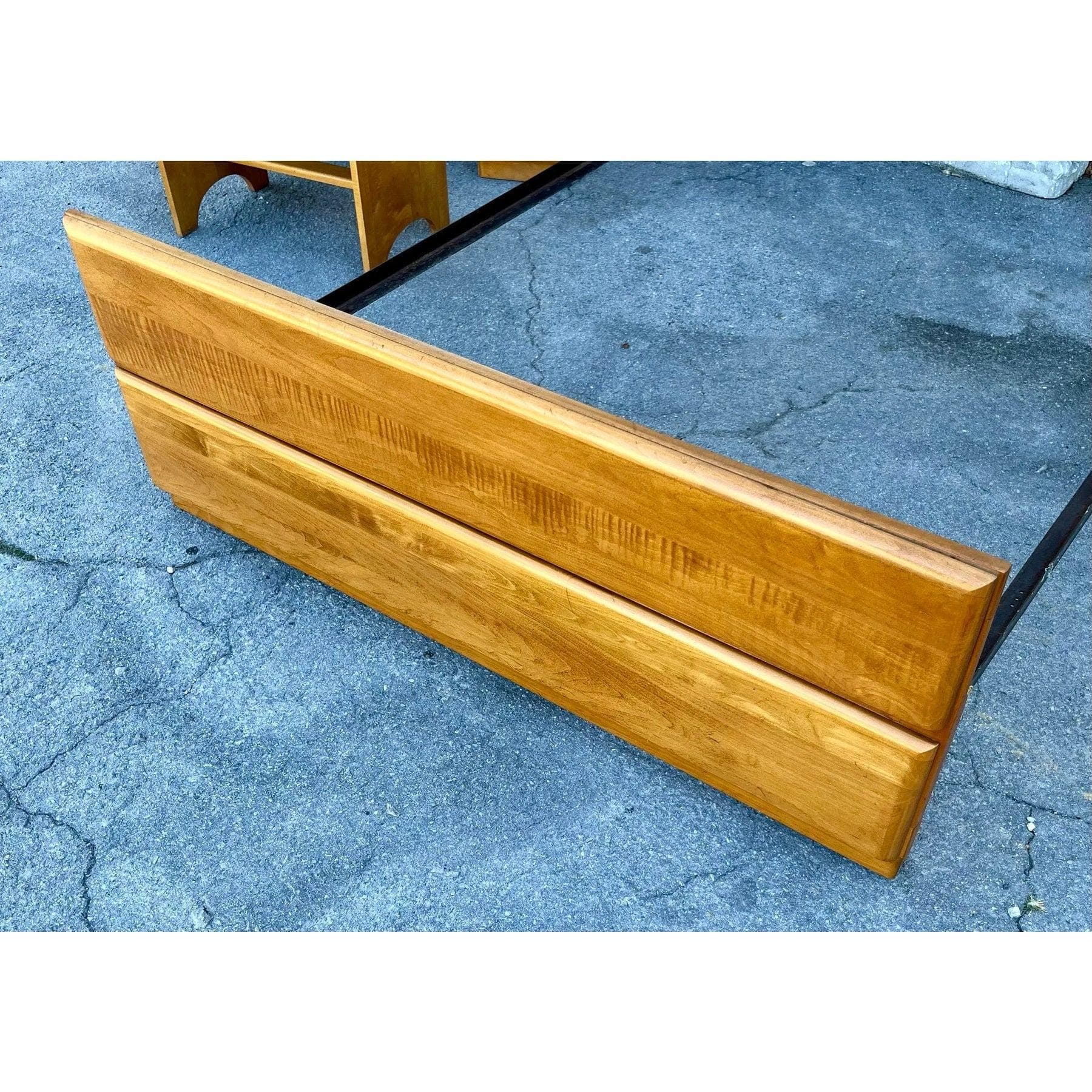 Mid 20th Century Star Dust Full Size Bed Designed by Russel Wright - Thumbnail 4