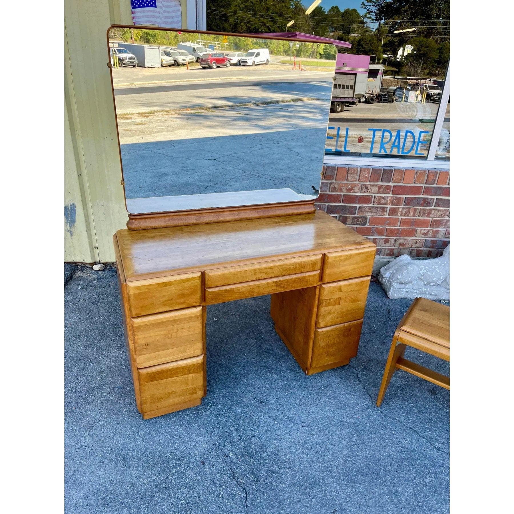 Mid Century Star Dust Vanity and Bench Designed by Russel Wright - Thumbnail 3