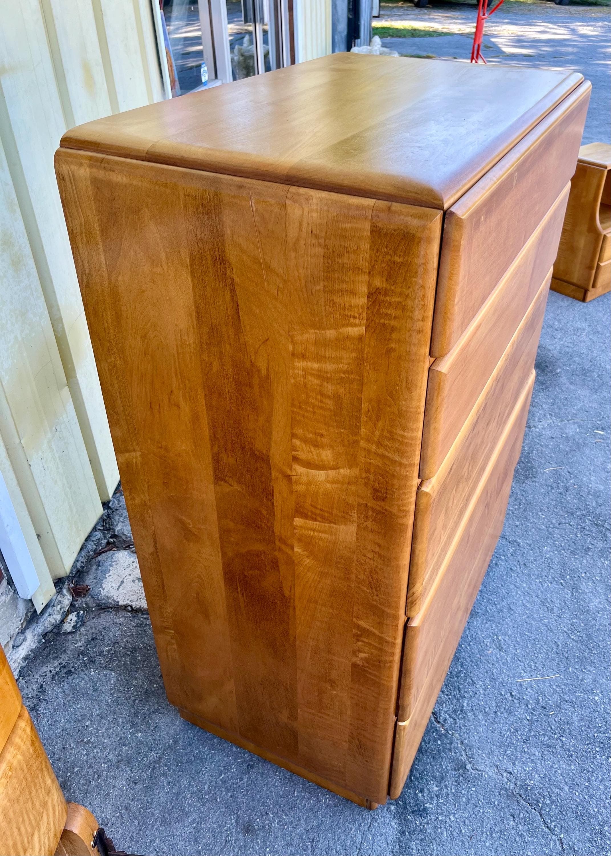 Mid 20th Century Star Dust Chest of Drawers Designed by Russel Wright. - Thumbnail 6