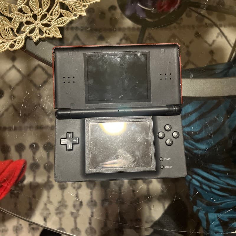 Nintendo DS Lite Handheld Console Crimson Red and Black USG-001 - Thumbnail 2