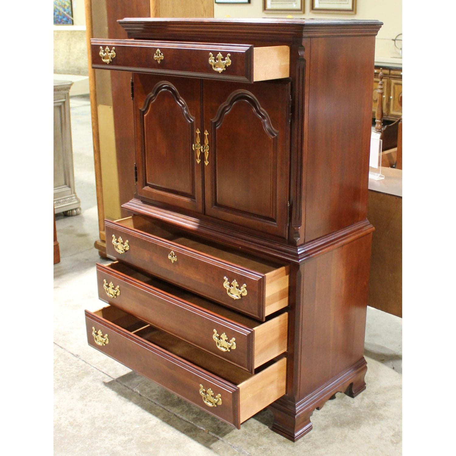 Sumpter Furniture Mahogany Gentleman's Chest - Dark Cherry - Thumbnail 4