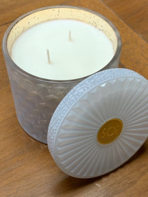 *NEW* Tis the Season Shimmer Candle 15 oz - Image 1